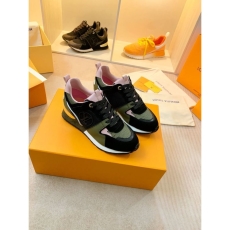 Louis Vuitton Low Shoes